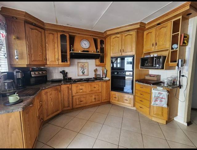 0 BEDROOM CLUSTER FOR SALE IN VERWOERDPARK